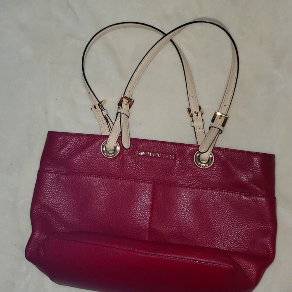 Michael Michael Kors Cherry Leather Bag